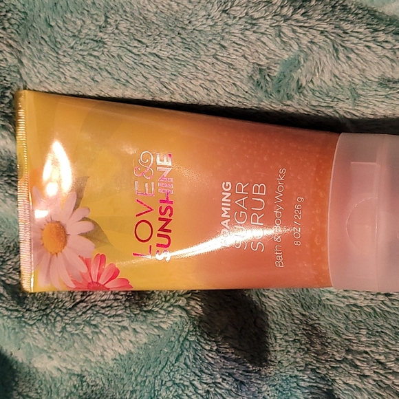 RARE Love & Sunshine foaming sugar scrub - Picture 1 of 3